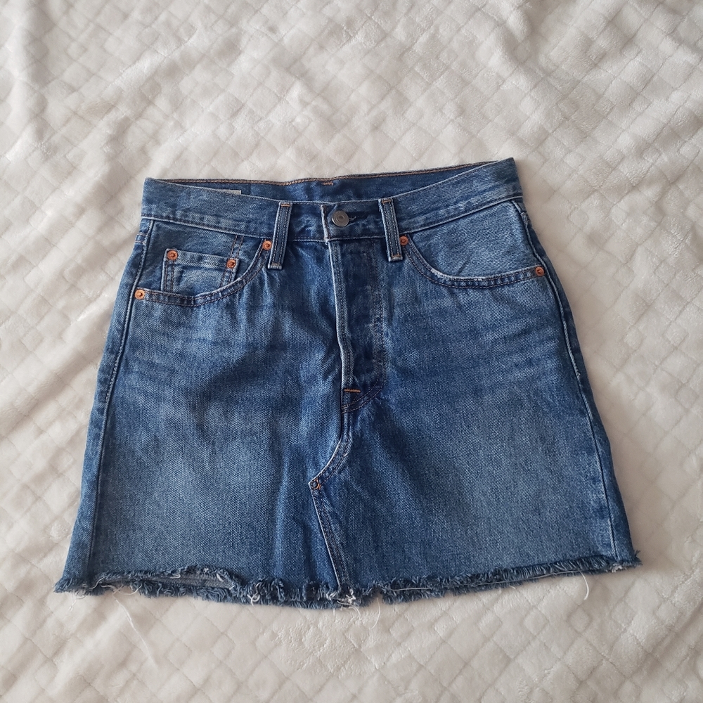Levis denim mini skirt medium wash